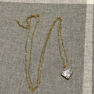 Long necklace with gem